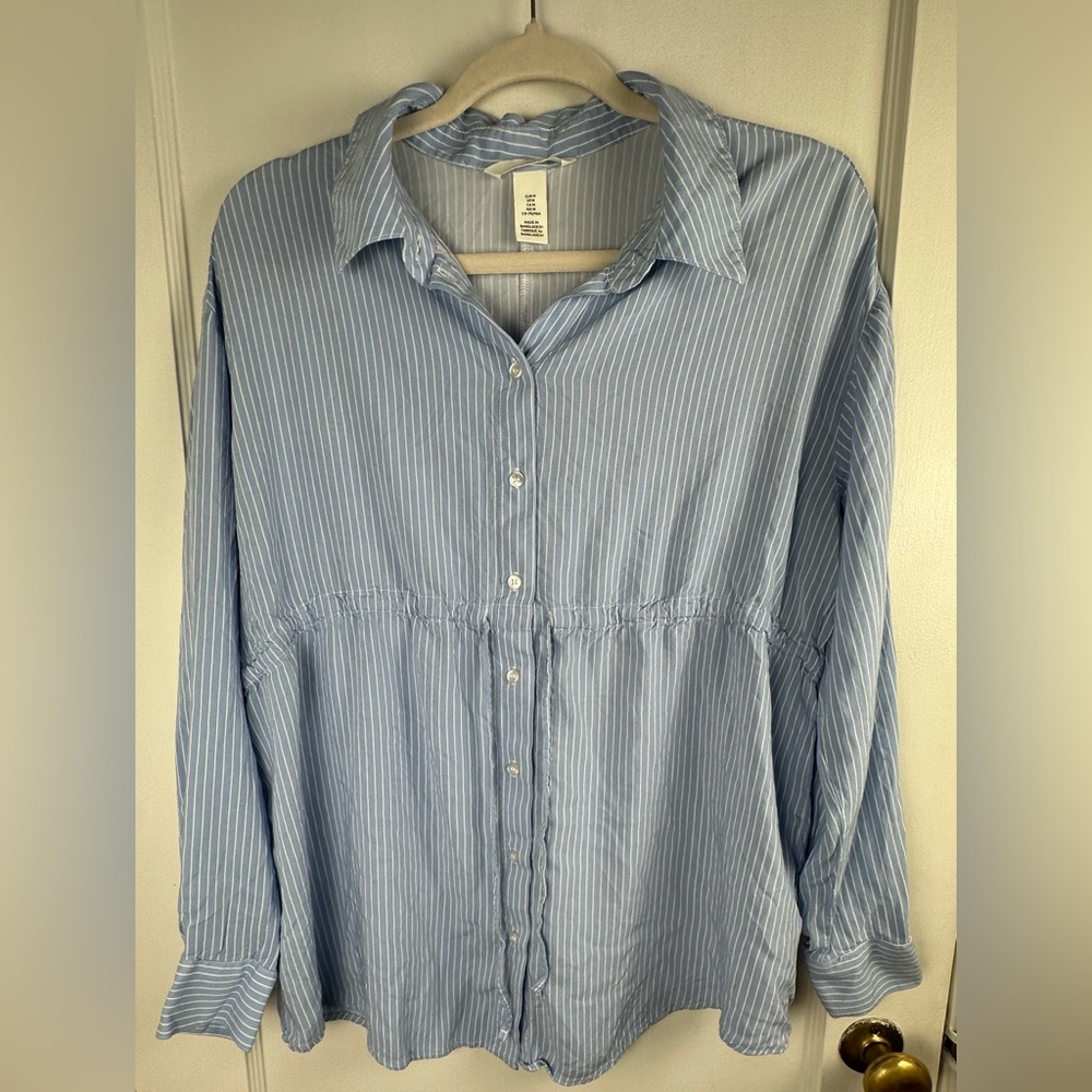Casual Light Blue Striped Button-Down Shirt — Relaxed Fit
